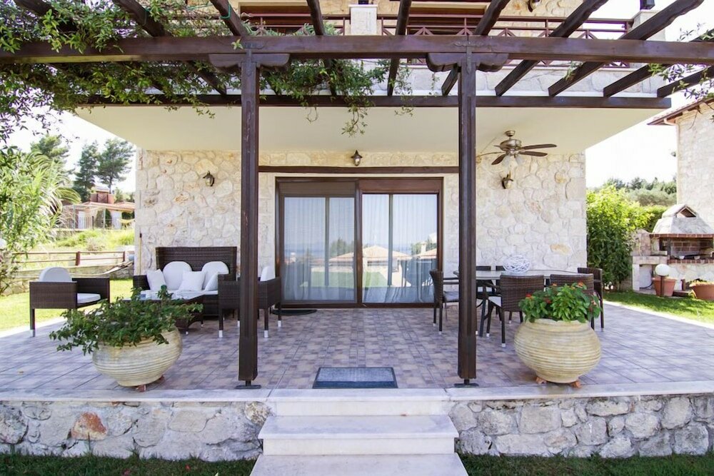 Фото Daphne Villas