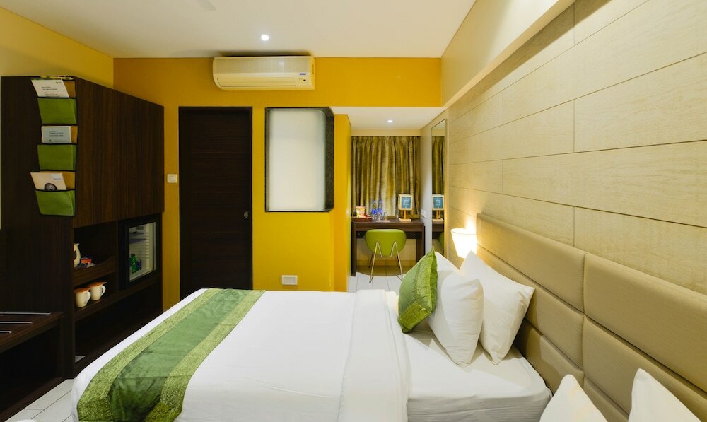 Фото Treebo swastik