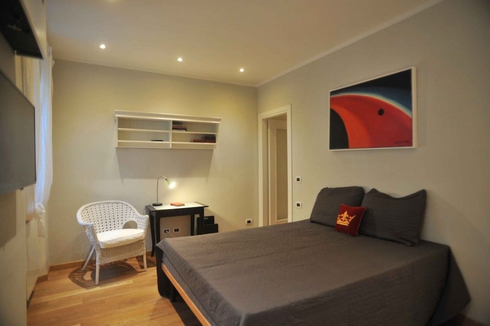 Фото Deluxe Apartment