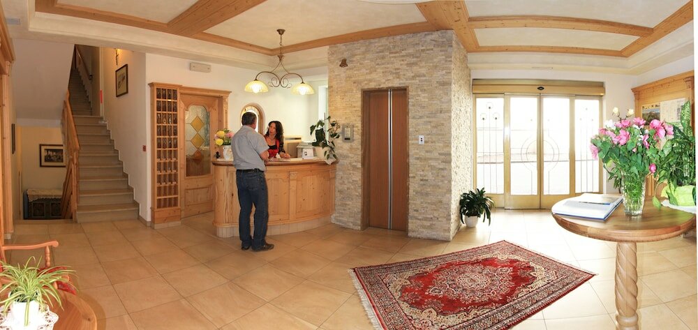 Фото Hotel Alpenrose