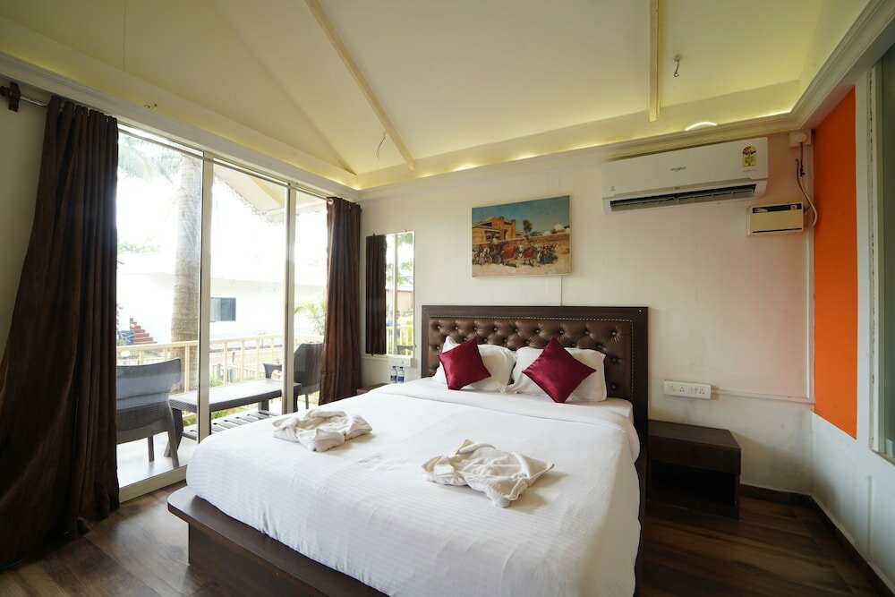 Фото Sunset & Waves Resort