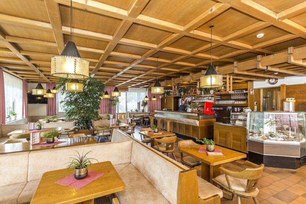 Фото Hotel Alpenrose