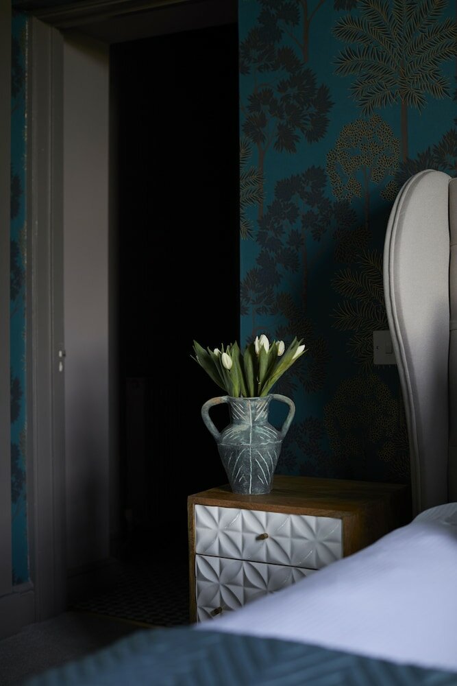 Фото Horse and Groom