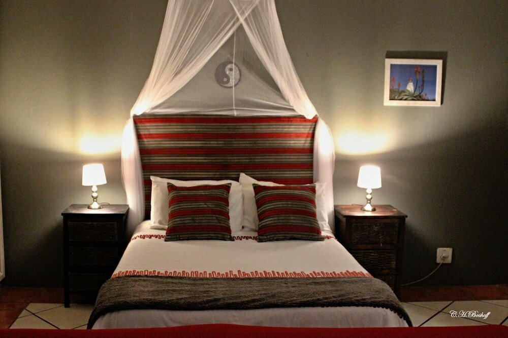 Фото Walkerbay Accommodation