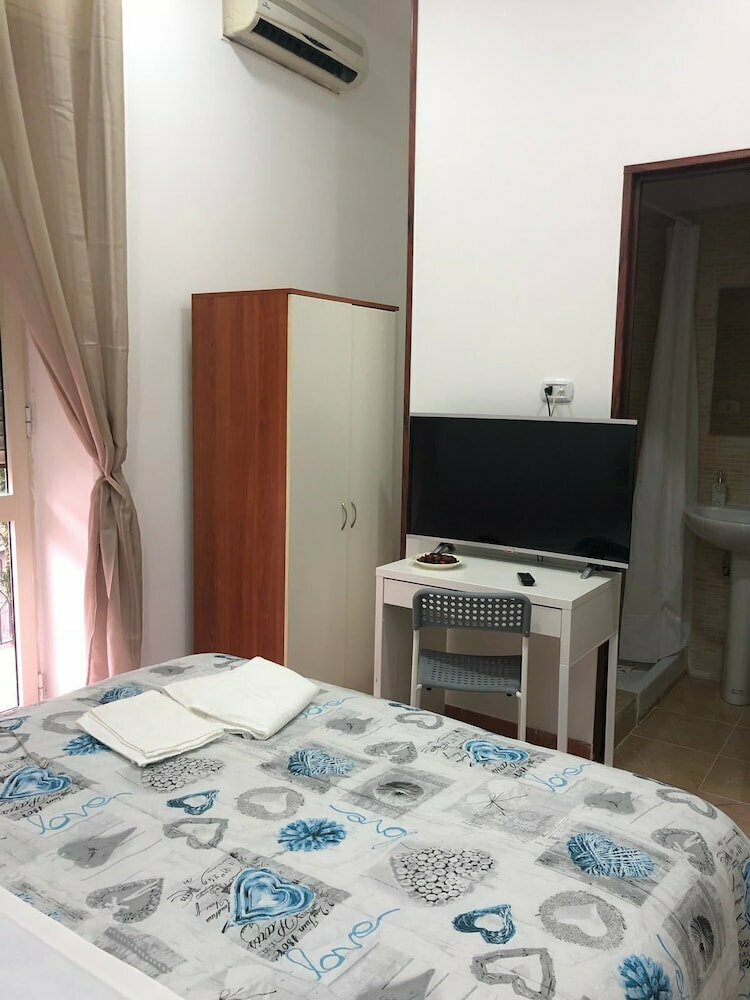 Hotel Partenope legend B&b, Naples, photo