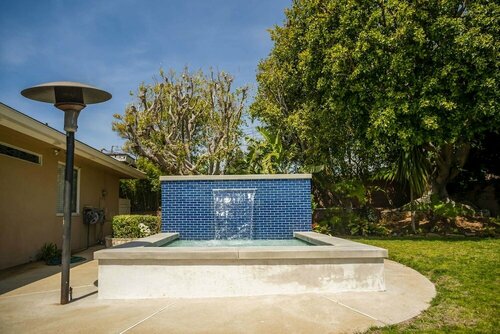 Гостиница Los Angeles Suite w Covered Patio Area! в Калвер-Сити