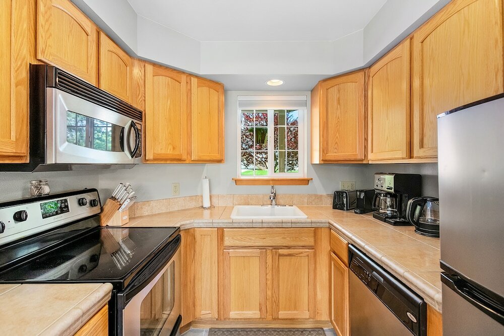 Фото Icicle Village Blizzard Pool Parking