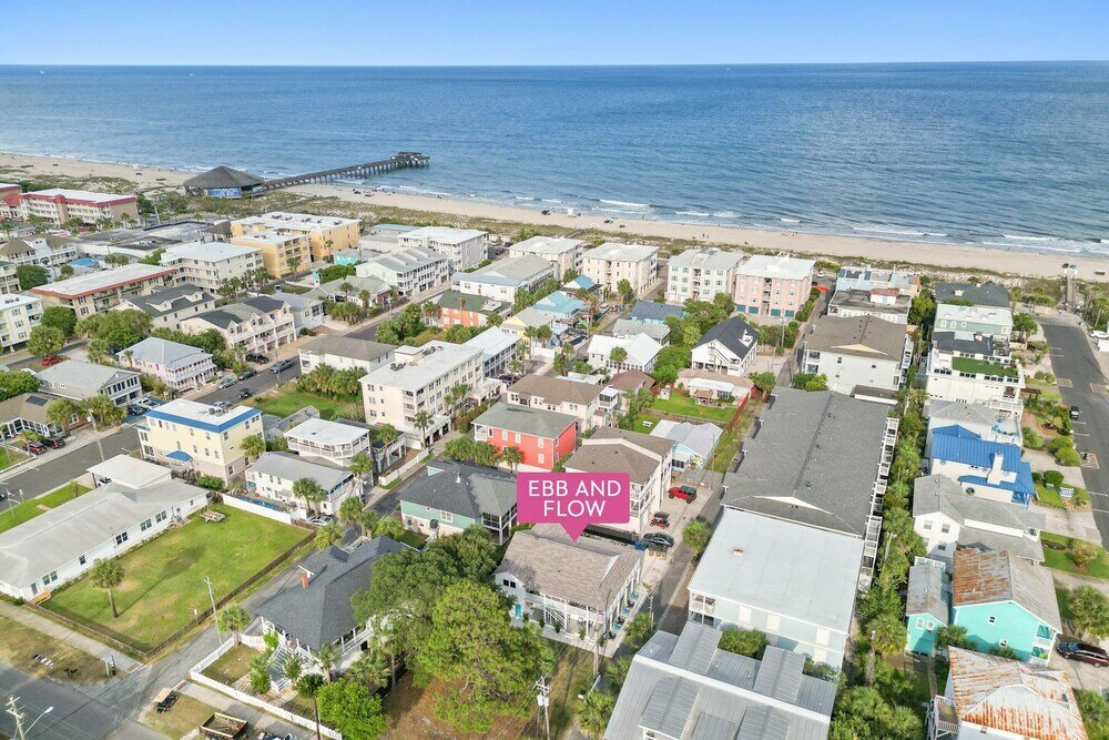 Фото Ebb and Flow Apartment House