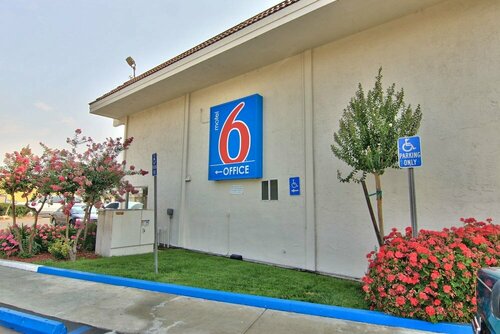 Гостиница Motel 6 Sacramento, Ca - Old Sacramento North в Сакраменто