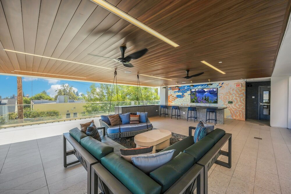 Фото Luxury Apartment in Hollywood