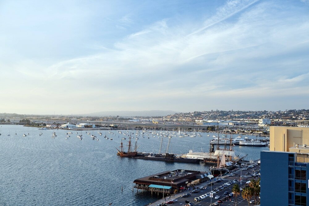 Фото Springhill Suites San Diego Downtown/Bayfront