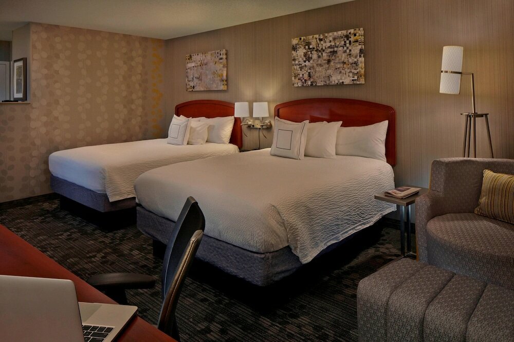 Фото Courtyard Marriott Providence Warwick