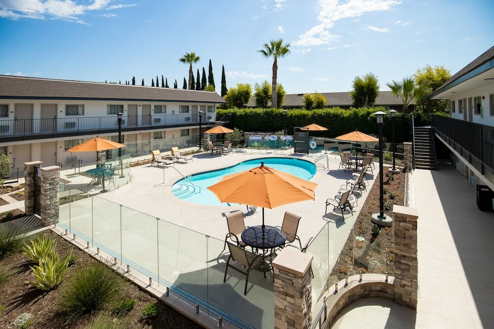 Фото Orange Grove Inn