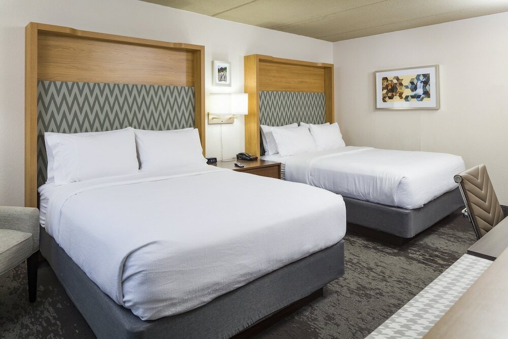 Фото Holiday Inn Salem - I-93 at Exit 2, an Ihg Hotel