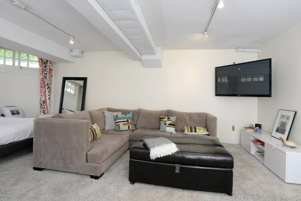 Фото Lux Suites in the Heart of Santa Monica