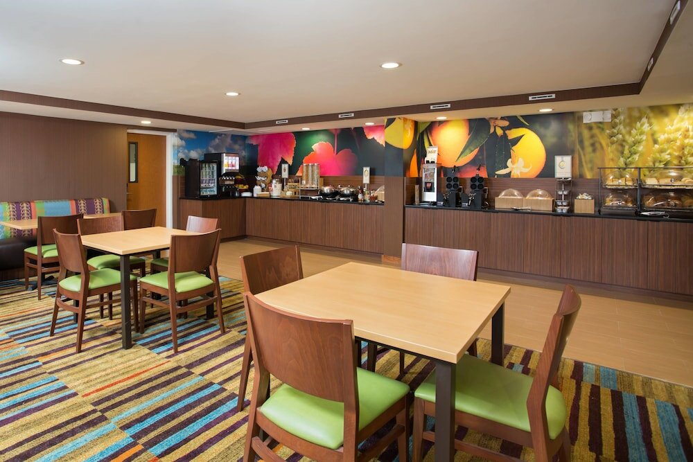 Фото Fairfield Inn by Marriot Manchester-Boston Regional Airport
