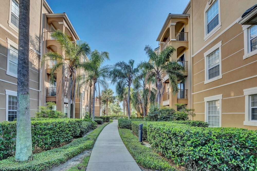 Фото Renovated Condo by Convention Center & I-drive