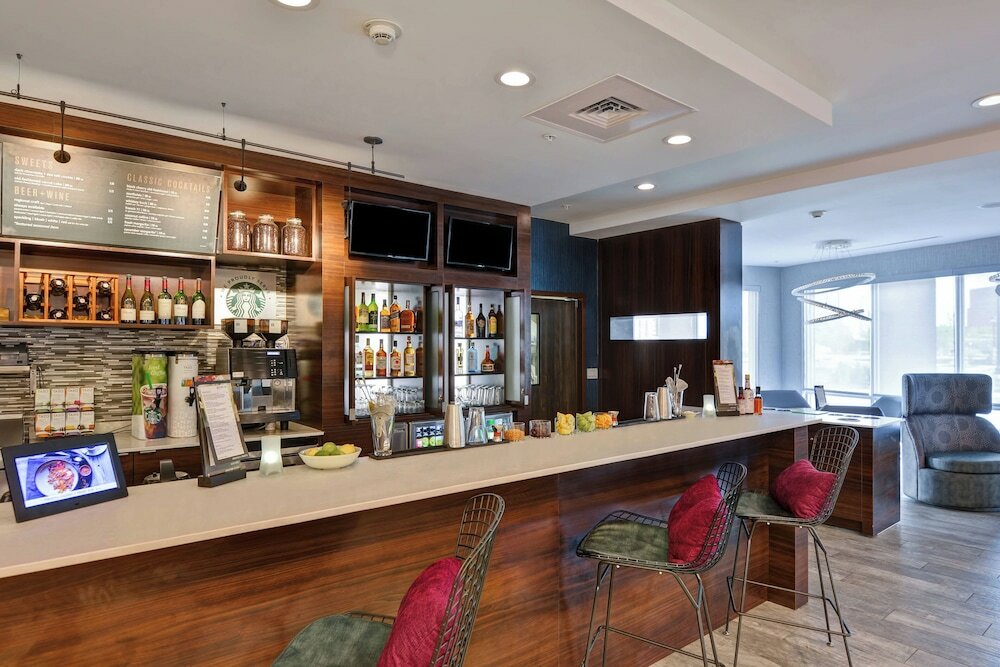 Фото Courtyard by Marriott Long Island Islip/Courthouse Complex