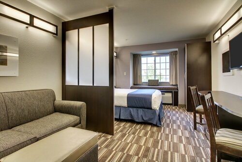 Гостиница Microtel Inn & Suites by Wyndham Tuscaloosa/Near University в Тускалусе