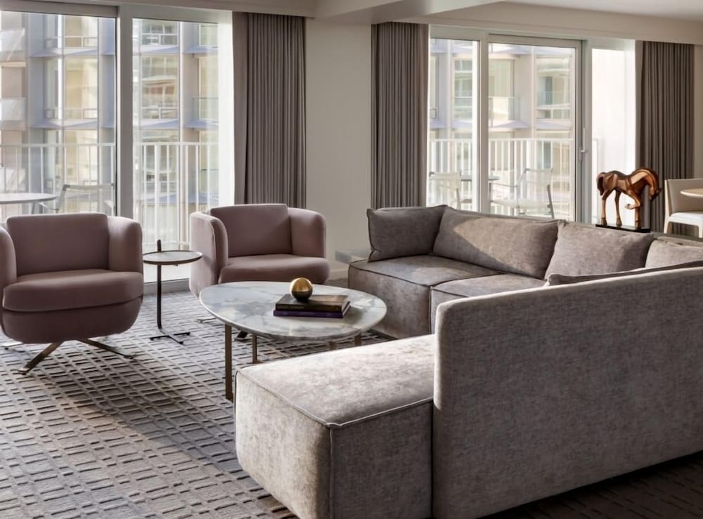 Фото Fairmont Century Plaza