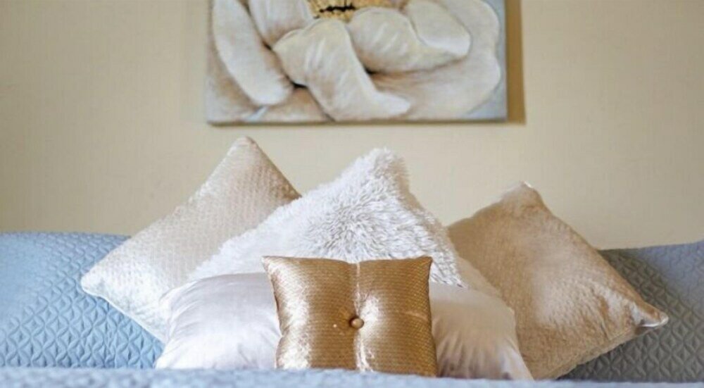 Фото River Rd. Mansion