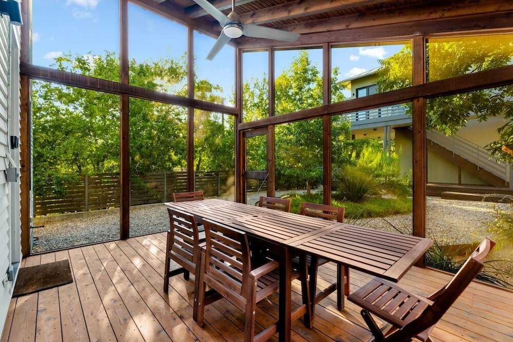 Фото East Side Modern