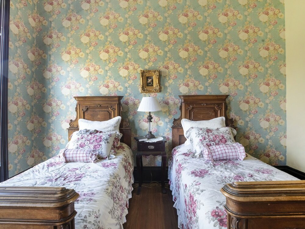 Фото Falls of Rough Resort