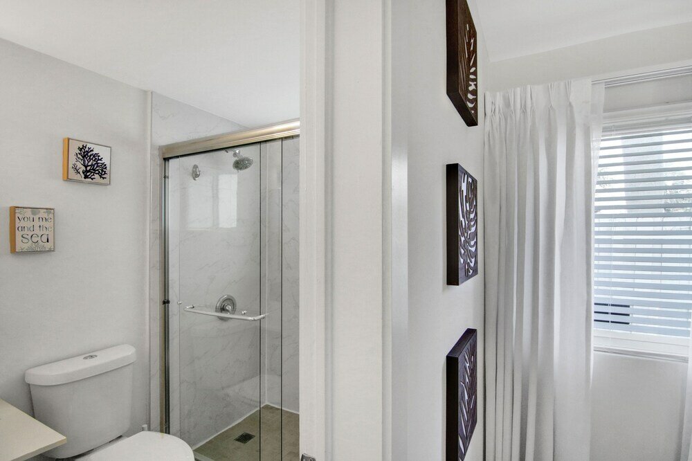 Фото Waterfront Oasis