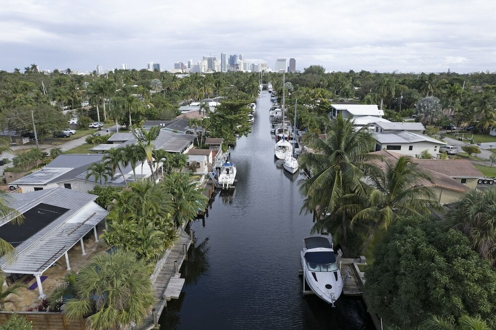 Фото Waterfront Oasis
