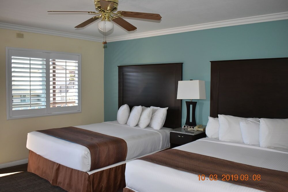 Фото Rockview Inn and Suites