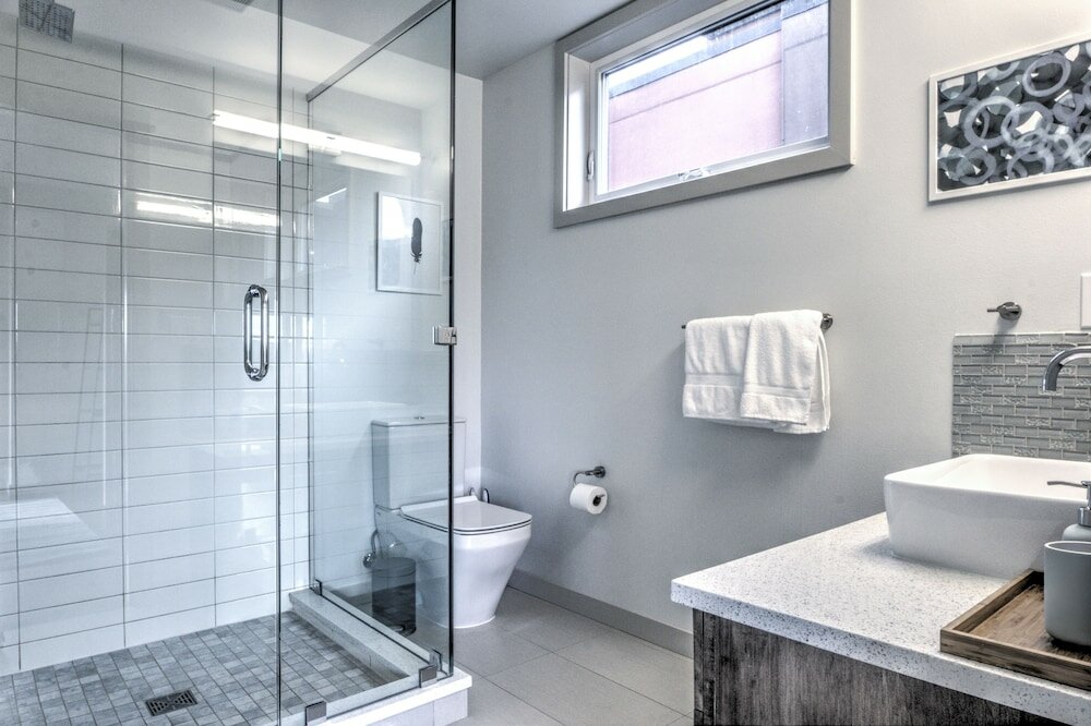 Фото Modern Home with Rooftop Oasis