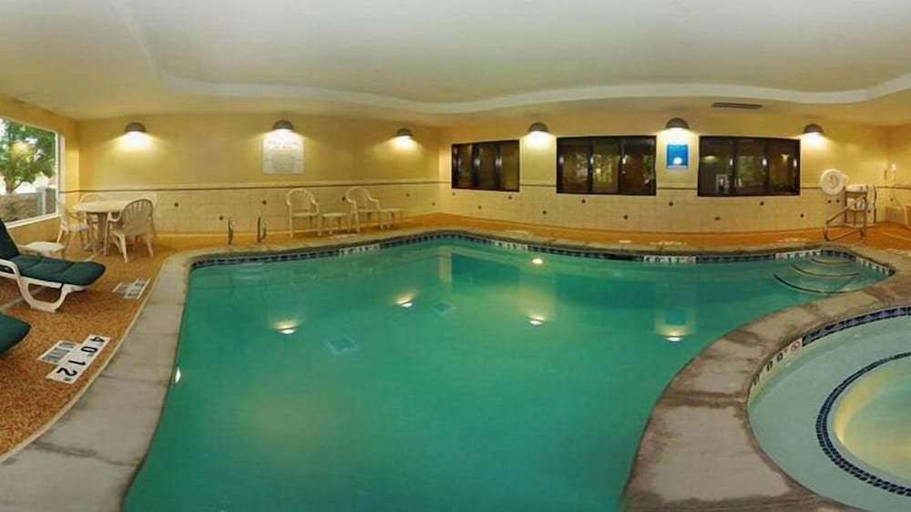 Фото Holiday Inn Express Salt Lake City South - Midvale, an Ihg Hotel