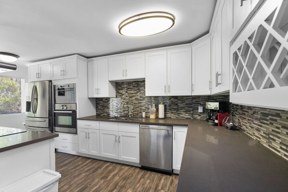 Фото Epicurean remodel in central location