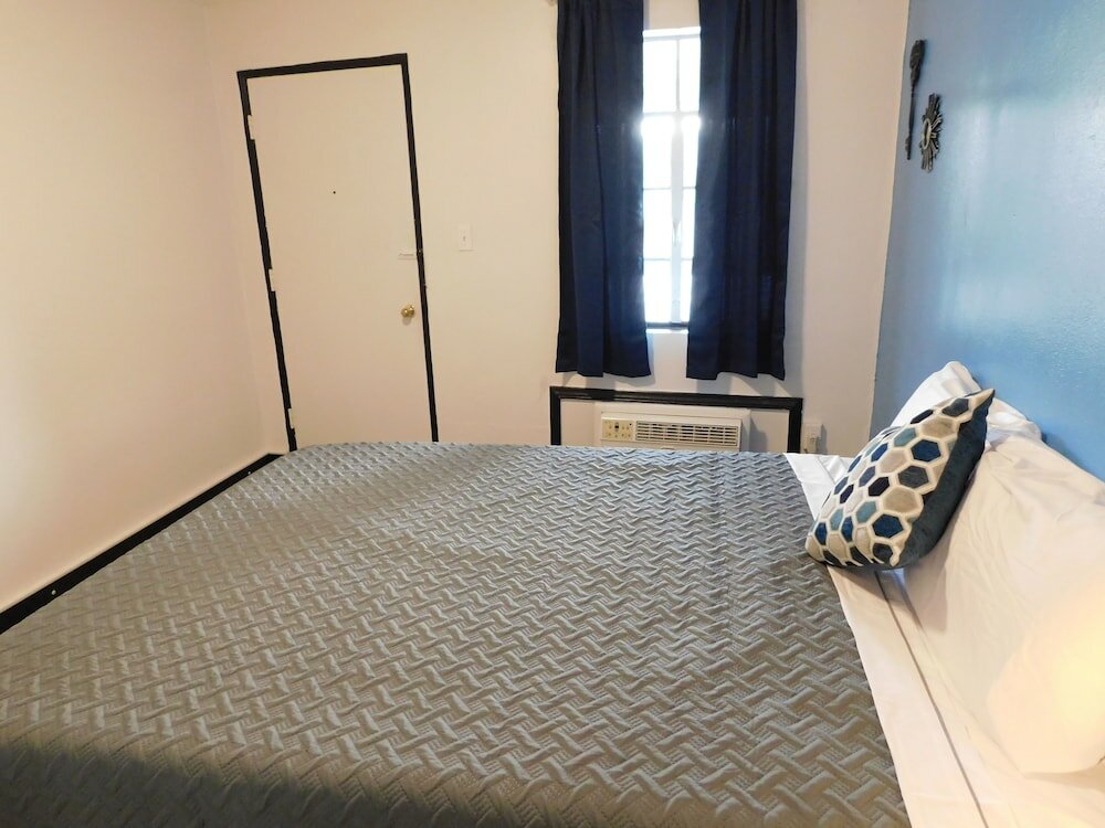 Фото Spruce Pine Inn