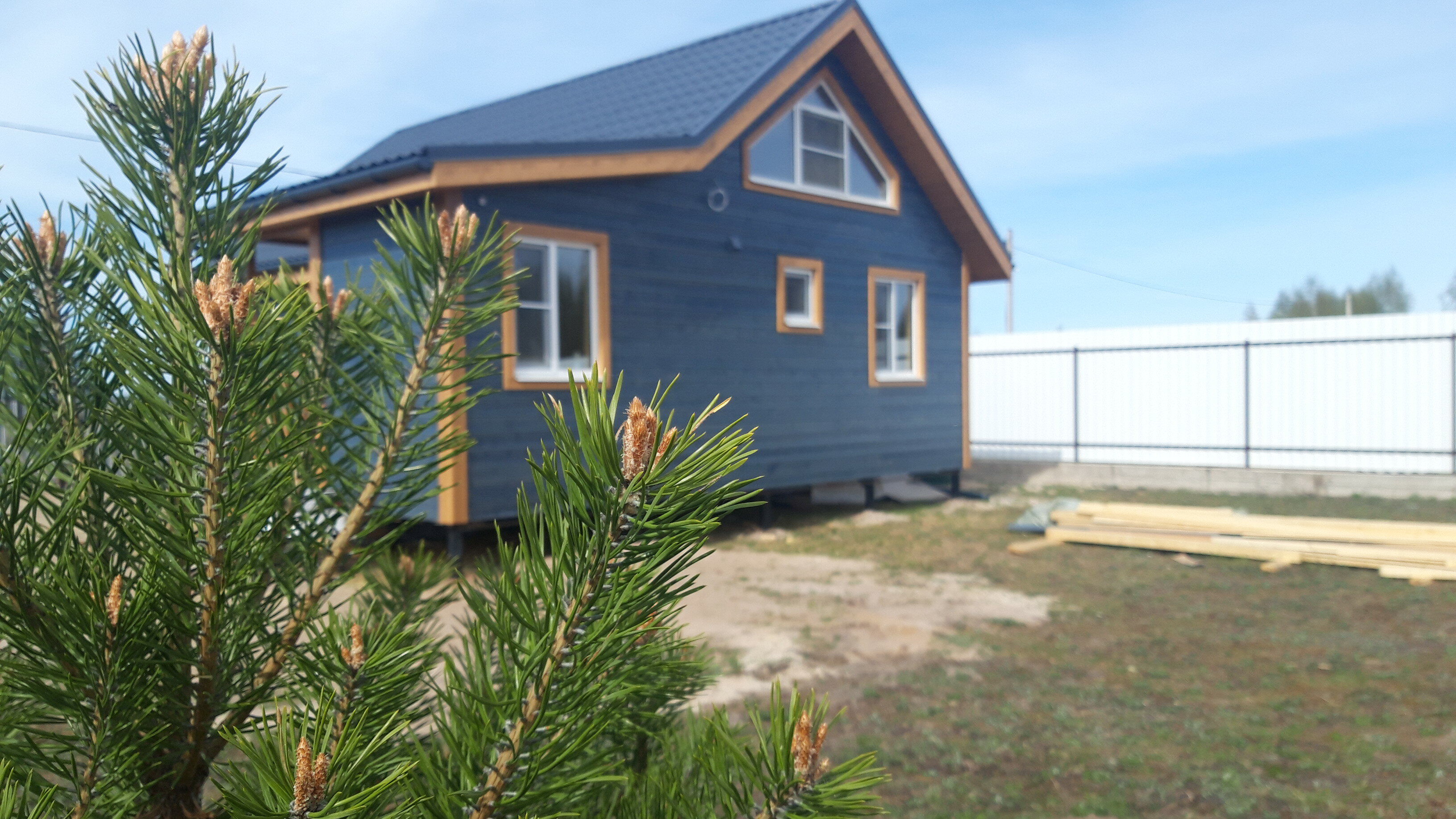 Фото Синий дом у пляжа