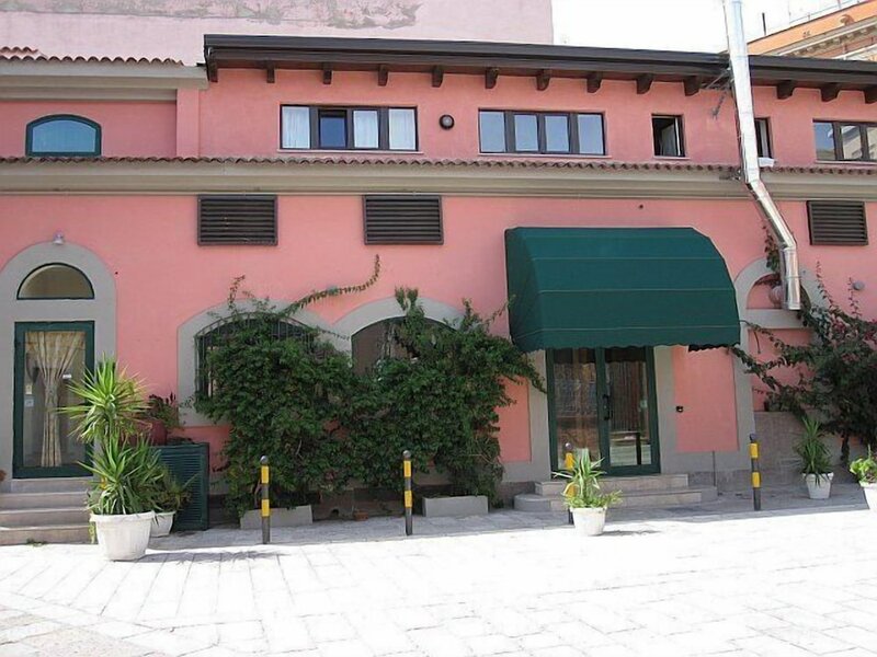 Гостиница Hotel Bella Napoli в Фодже