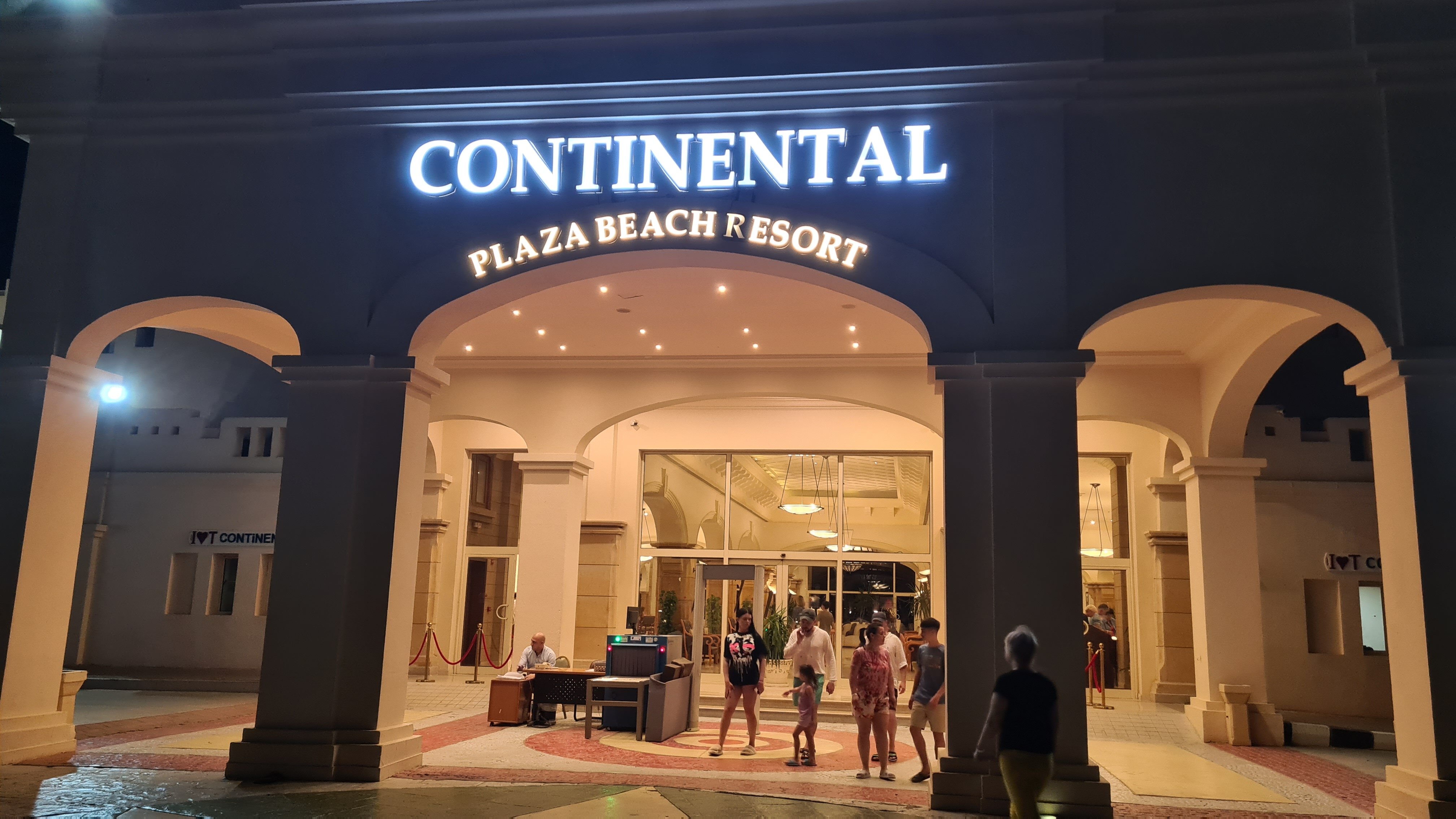 Фото Continental Plaza beach Resort