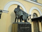 Monument to A. Ostrovsky (Teatralny Drive, 1с1), genre sculpture