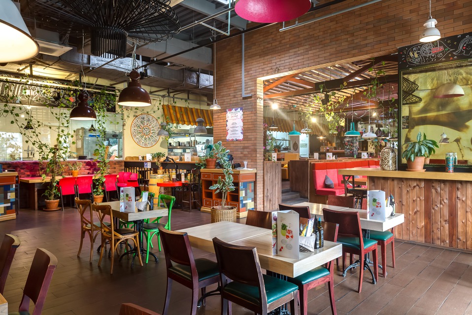 Мини юбкадағы әдемі аққұбалар порно