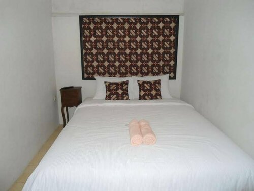 Гостиница RedDoorz Syariah near Wijilan Yogyakarta в Джокьякарте