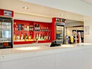 Гостиница Travelodge Cardiff Central