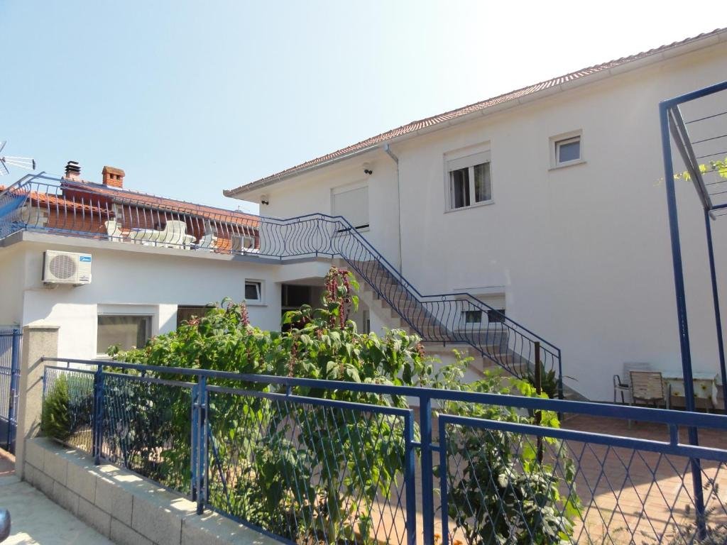 Фото Angela's Apartments