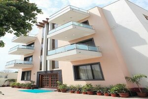 Гостиница Oyo 698 Hotel Maven's House в Гургаоне