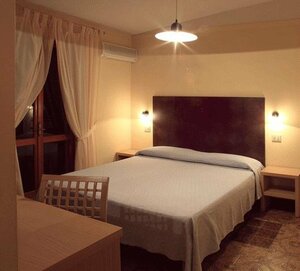 Hotel Grotticelle (Calabria, Vibo Valentia, Ricadi, Capo Vaticano), hotel