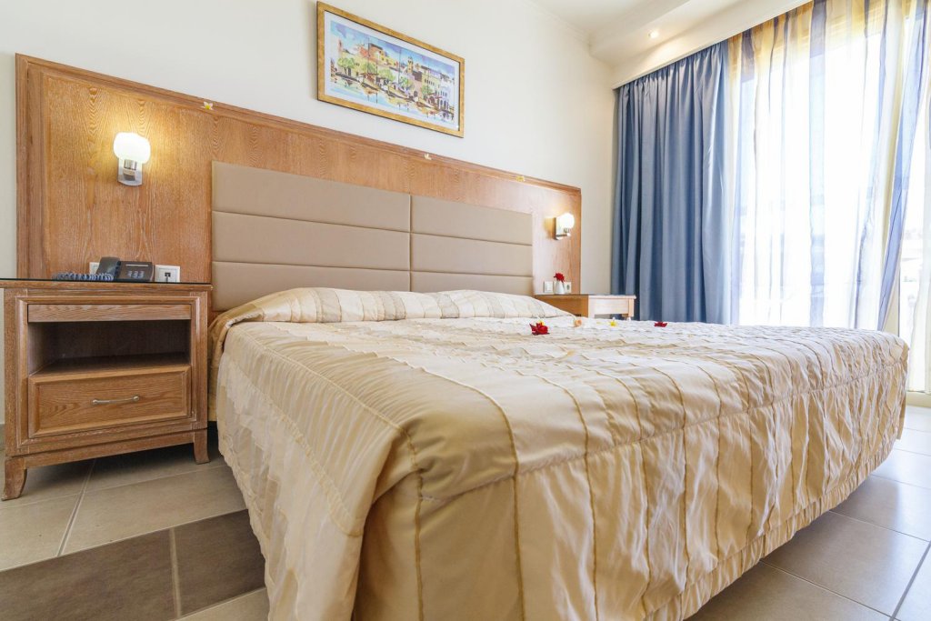 Фото Natura Park Village