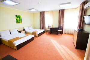 Azamat (Astana, Shákárim Qudaıberdiuly dańǵyly, 7), hotel