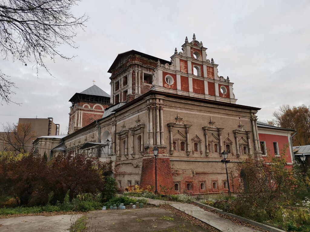 Православный храм Храм Тихвинской иконы Божией Матери - Патриаршее подворье Симонова монастыря, Москва, фото