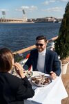 Pinskiy Ship (Makarova Embankment, 3), restaurante