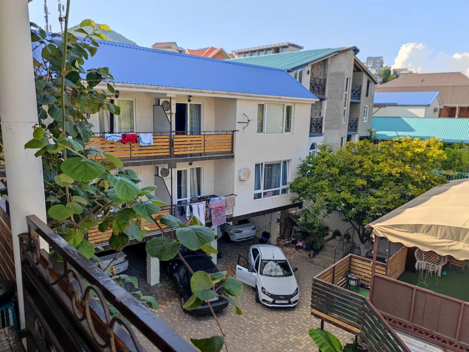 Фото отеля 1