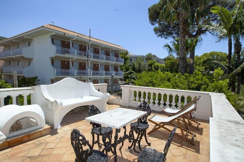 Гостиница Estate4home - Villa Le Camelie